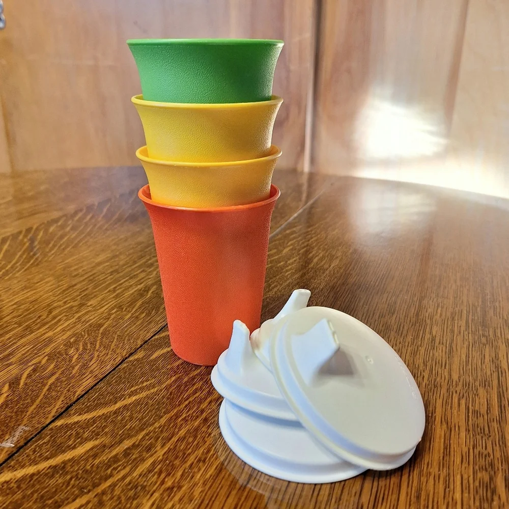 Vintage Tupperware 7 Oz Sippy Cups/Tumblers With Snap on Lids, Set of 4